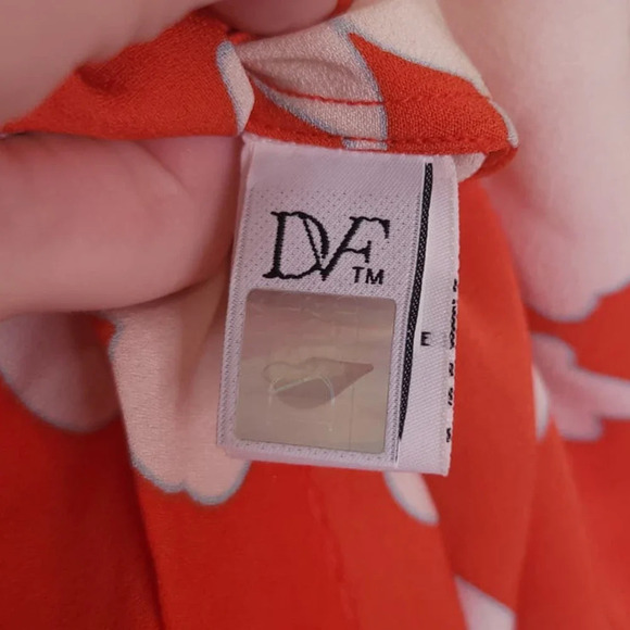 DIANE VON FURSTENBERG Naira Short Dress Halo Buds Red Floral Silk Size 6 - Picture 6 of 9